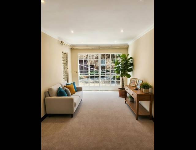 2 bed property to rent in BRYANSTON